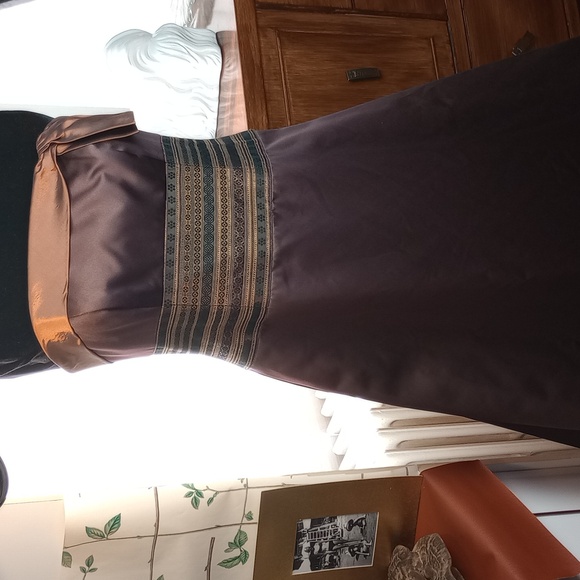 REDUCED! David's Bridal NWT Brown Strapless Sheath Brocade Bodice Copper Trim - Picture 2 of 16